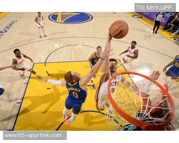 申京状态下滑迷失自我近三场场均仅得16分总正负值为负18 申京状态下滑迷失自我近三场场均仅得16分总正负值为负18