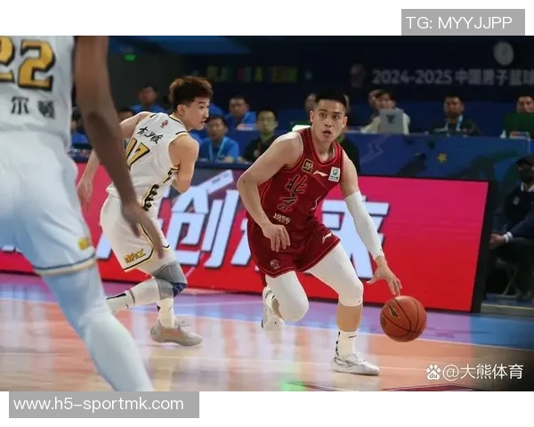 北京外援贝利杰曼强势追分周琦陈盈骏接连犯规送分局势紧张